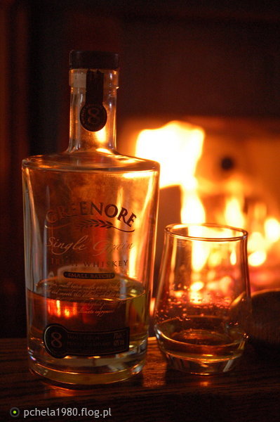 http://s3.flog.pl/media/foto_middle/5571868_zdjecie--nic-ciekawego-ale-wieczor-bardzo-mily-kominek-8-letnia-whiskey-i-kot-.jpg